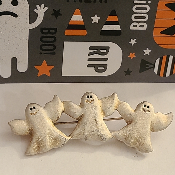 3 Ghost Brooch - Picture 6 of 6